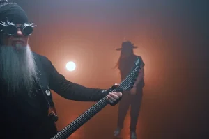 Le guitariste de MUDVAYNE, GREG TRIBBETT, sort le premier single du projet DEAD WYTE