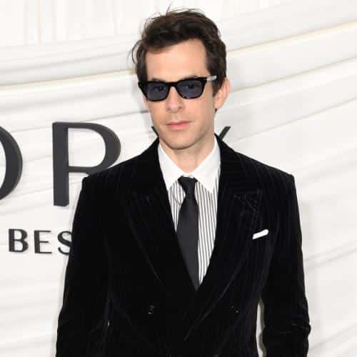 Mark Ronson célèbre Amy Winehouse au spectacle du 20e anniversaire de Back to Black