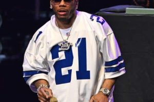 Nelly révèle que Taylor Swift lui a payé 50 000 $ pour se produire lors d&rsquo;un concert
