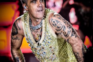 Robbie Williams nommé icône de l&rsquo;album pour la Journée nationale de l&rsquo;album 2026
