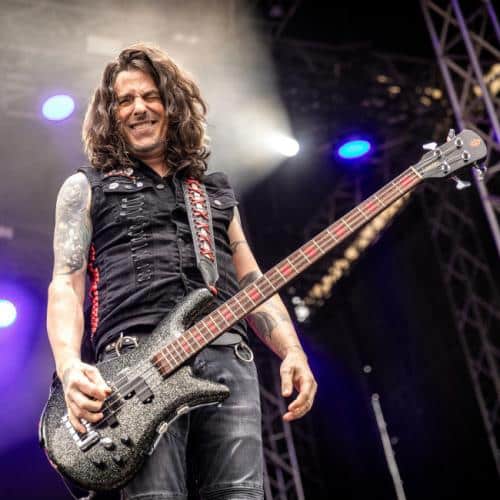 Skid Row présente un nouveau chanteur après deux ans d'inactivité