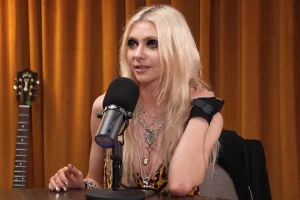 TAYLOR MOMSEN de THE PRETTY RECKLESS exclut l&rsquo;utilisation de l&rsquo;IA pour l&rsquo;écriture de chansons : « Je ne comprends tout simplement pas l&rsquo;intérêt de cela »
