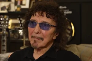 TONY IOMMI continue de faire de la nouvelle musique à 78 ans : « J&rsquo;aime le faire et ça me permet de continuer »